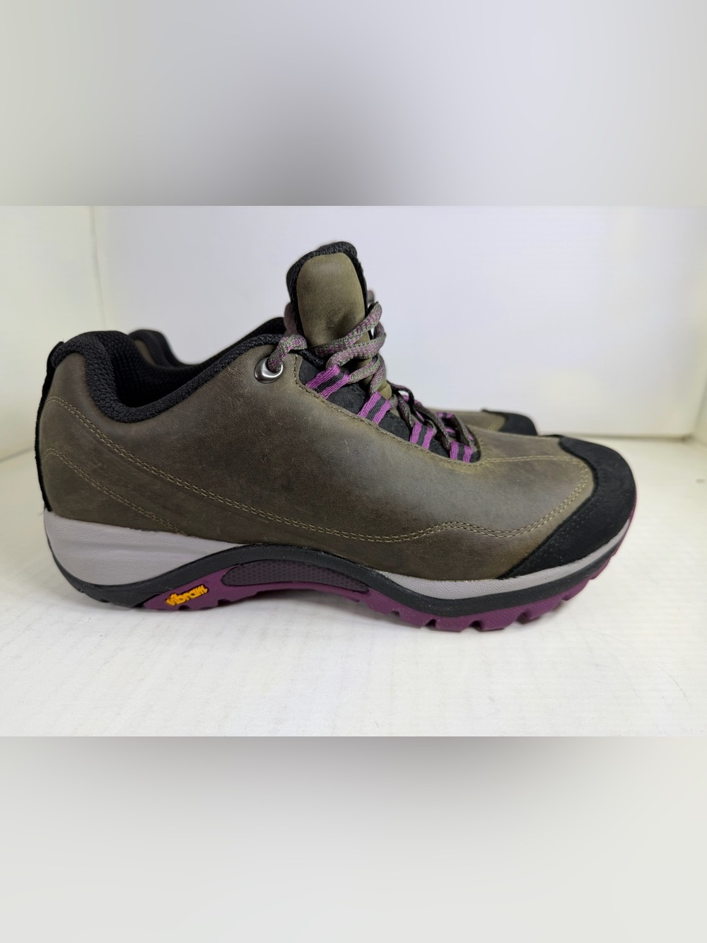 Merrell Women's Siren Traveller 3 hiking shoes Olive Green Purple Trim Size 8